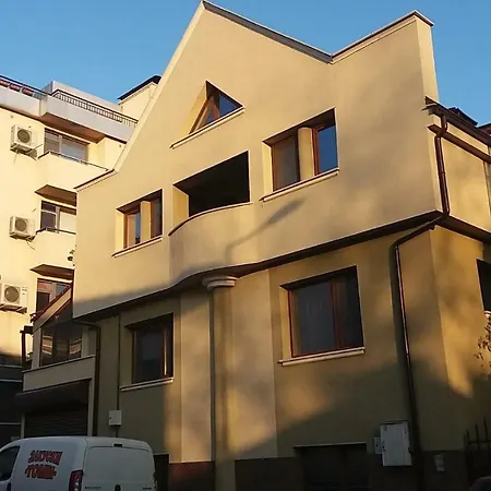 Apartamento ботеви