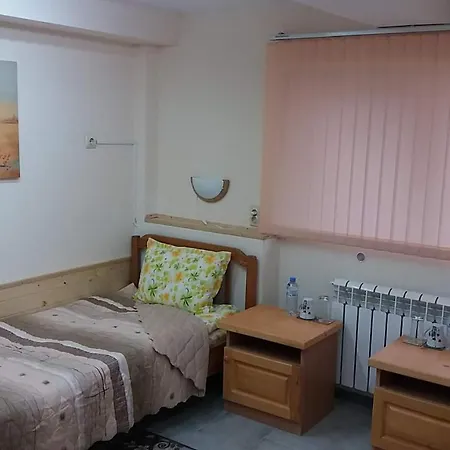 ботеви Apartamento Shumen